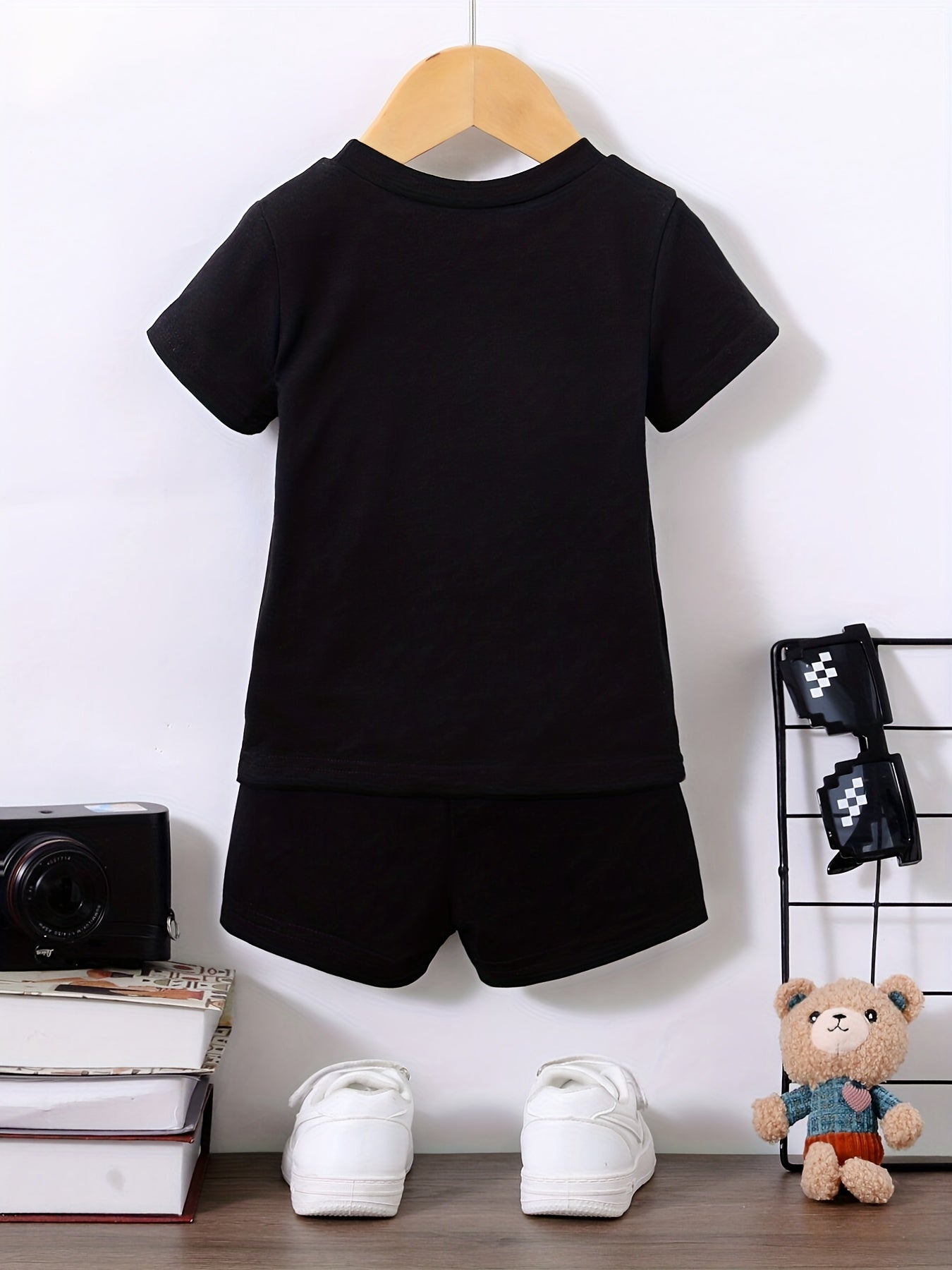 Colorful FUTURE Print 2pcs T shirt & Shorts Set Kids Clothes For Summer