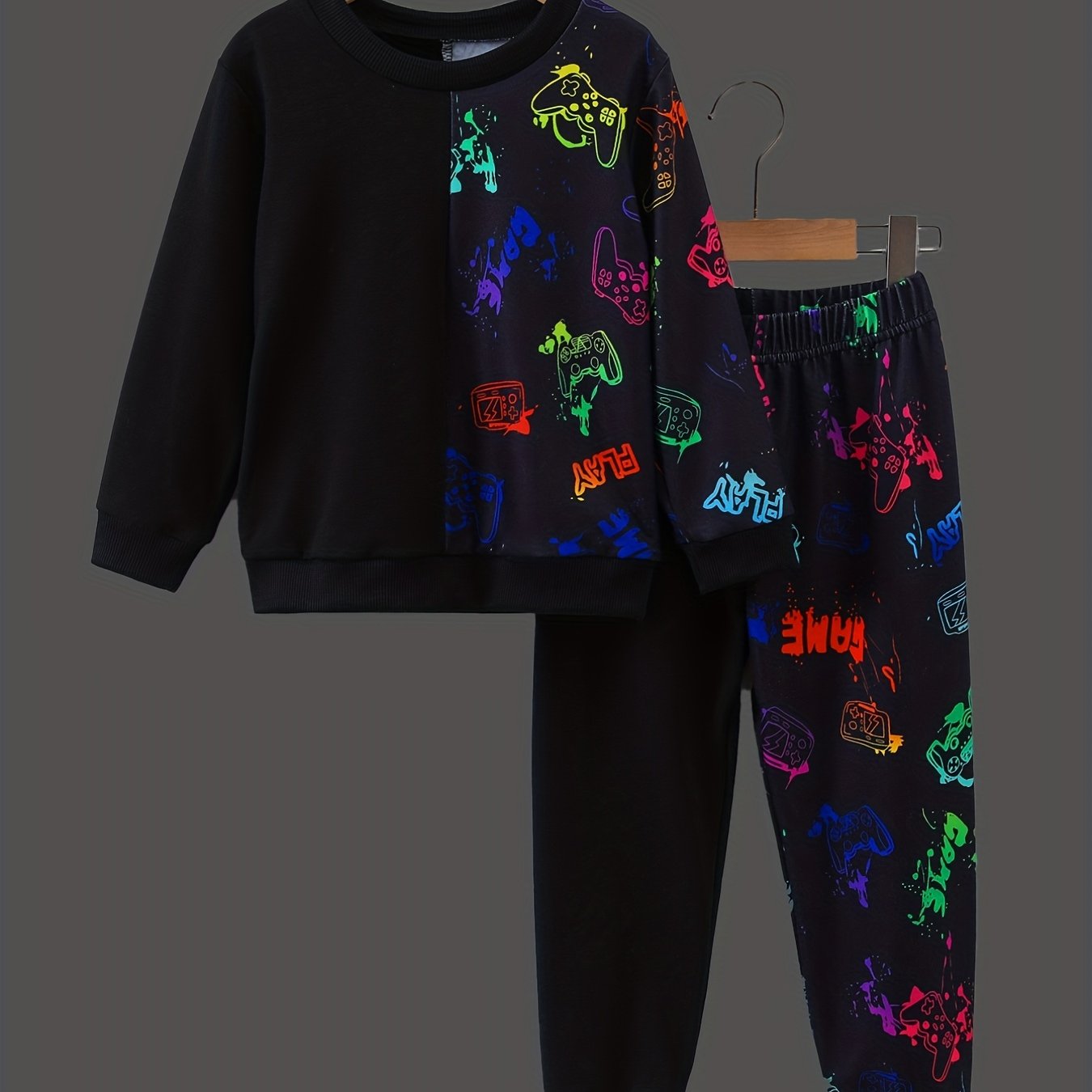 Boy's Gamepad Theme 2pcs Sweatshirt & Sweatpants Set