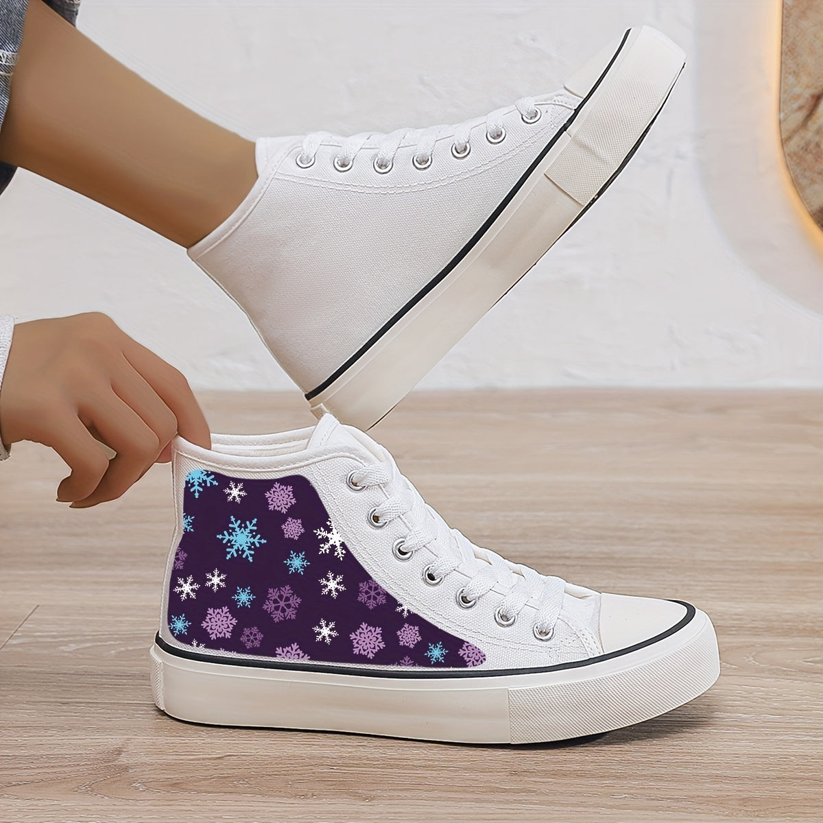 Christmas Snowflake Print Plush Lined Canvas Sneakers