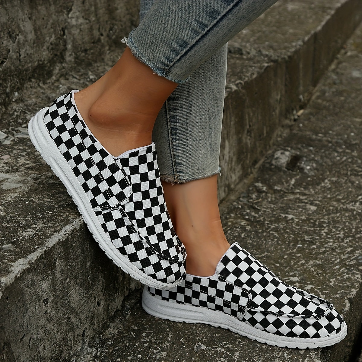 Women's Checkered Canvas Slip On Shoes Lightweight Casual Flat Walking Shoes