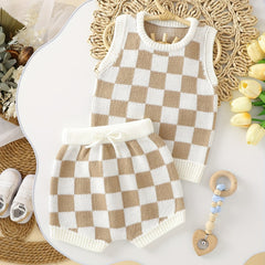 2pcs Baby Girls Checkerboard Knit Vest & Shorts Set