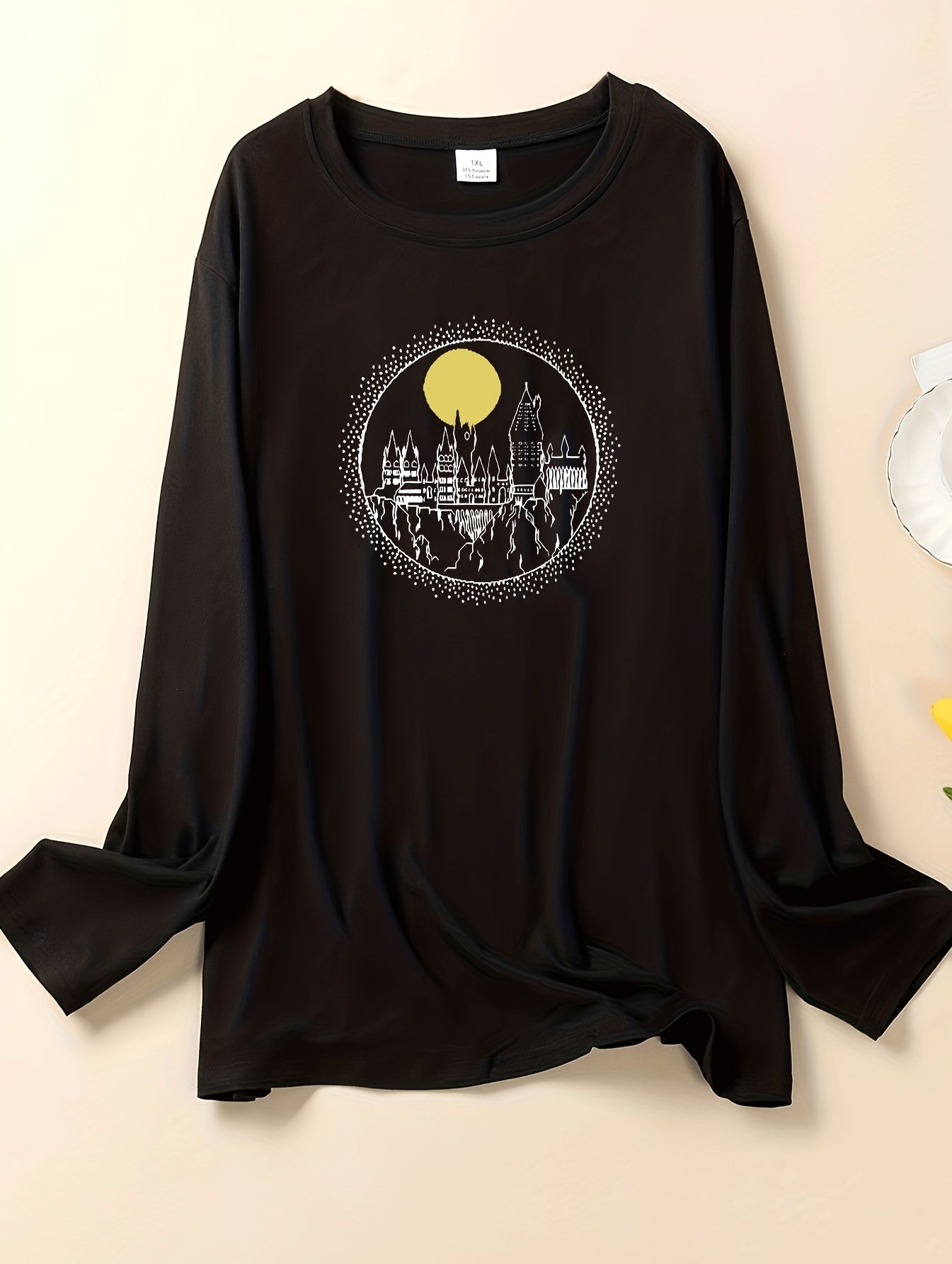 Women's Plus Castle Print Long Sleeve Top Medium