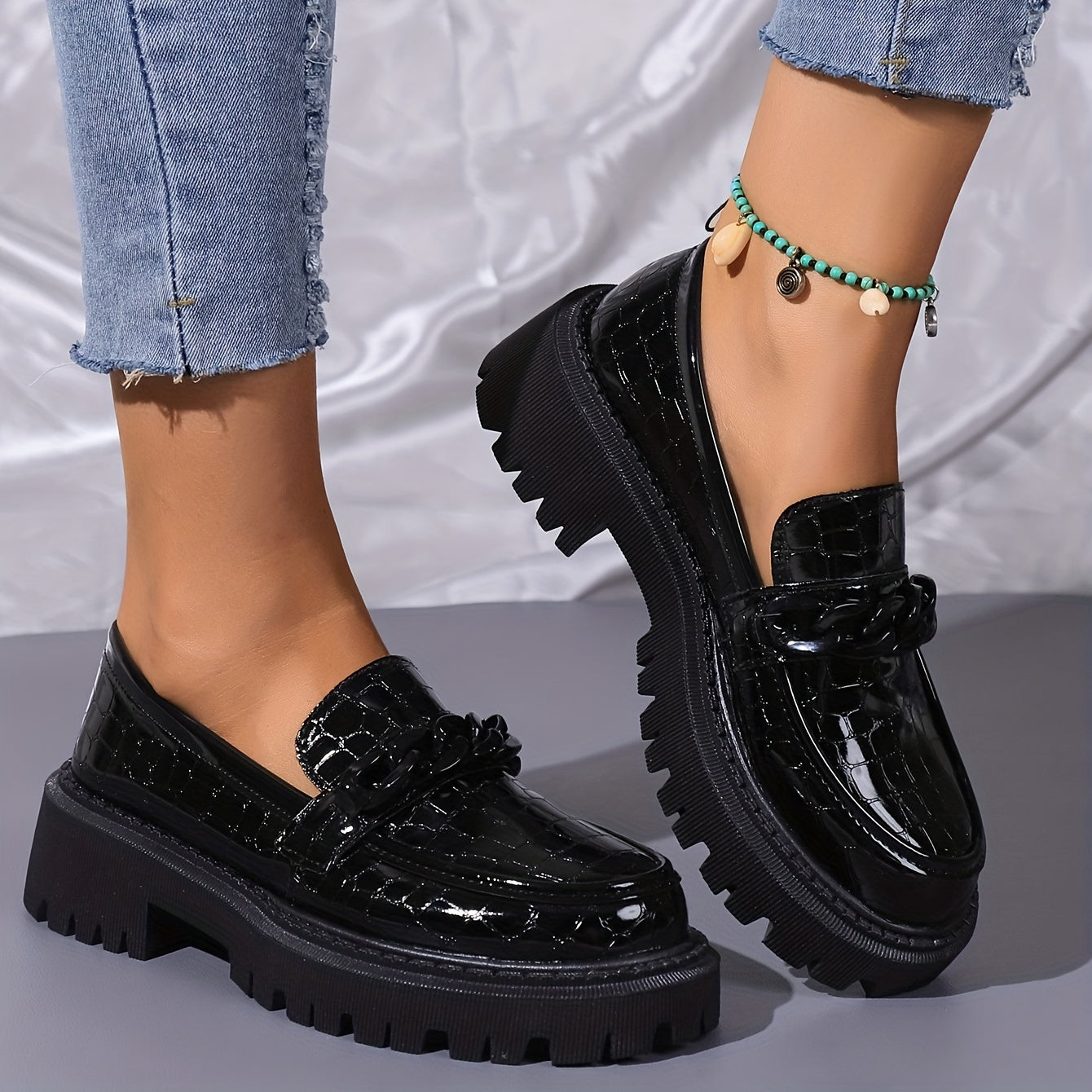 Women's Platform Loafers Round Toe Chain Decor Patent Leather Shoes