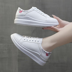 Floral Embroidered Slip-Resistant Skate Shoes Low Flat Sports Sneakers