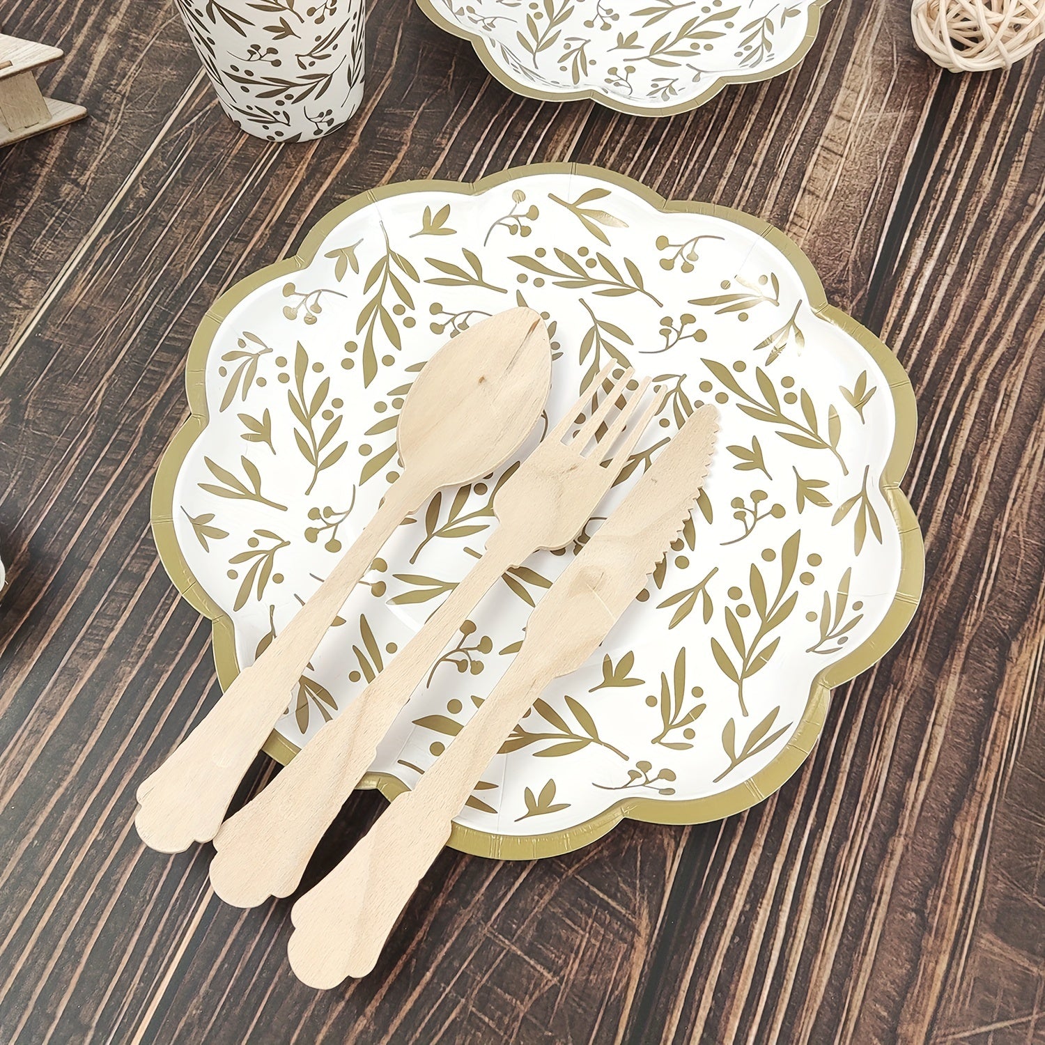 8pcs Disposable Dinnerware Set Paper Dinner Plates 17 22 Paper Cups With Leaf