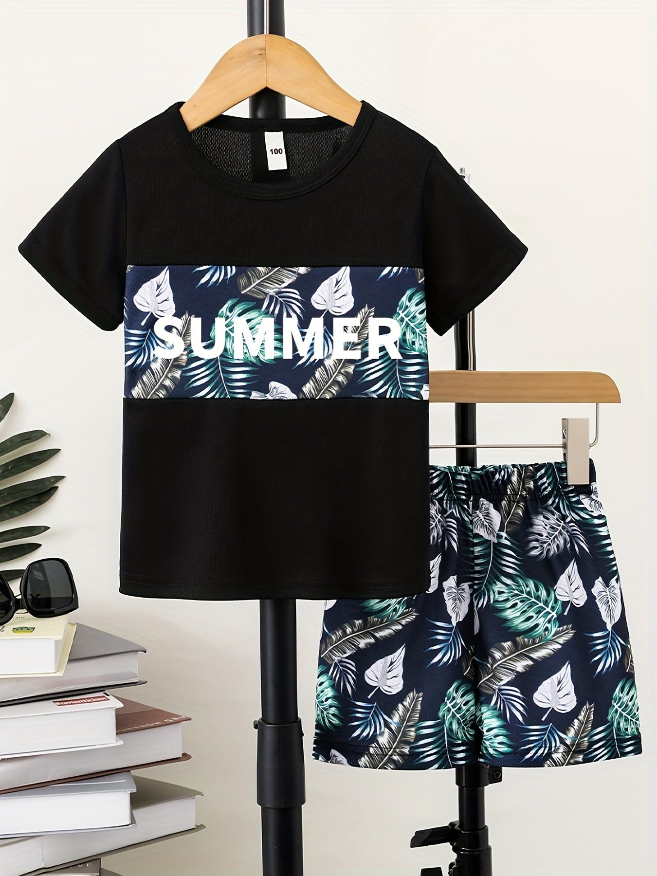 Boys Leaf Print Casual Outfit Round Neck T shirt & Shorts Set