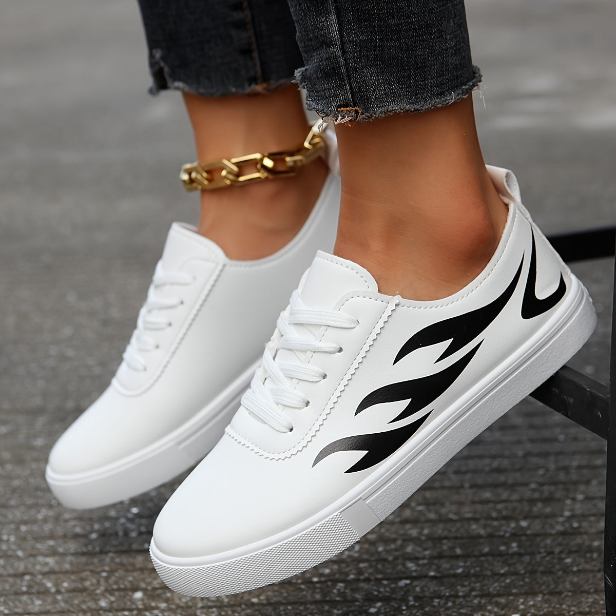 Women's Lightweight Lace-up Casual Flats Comfy Walking Shoes