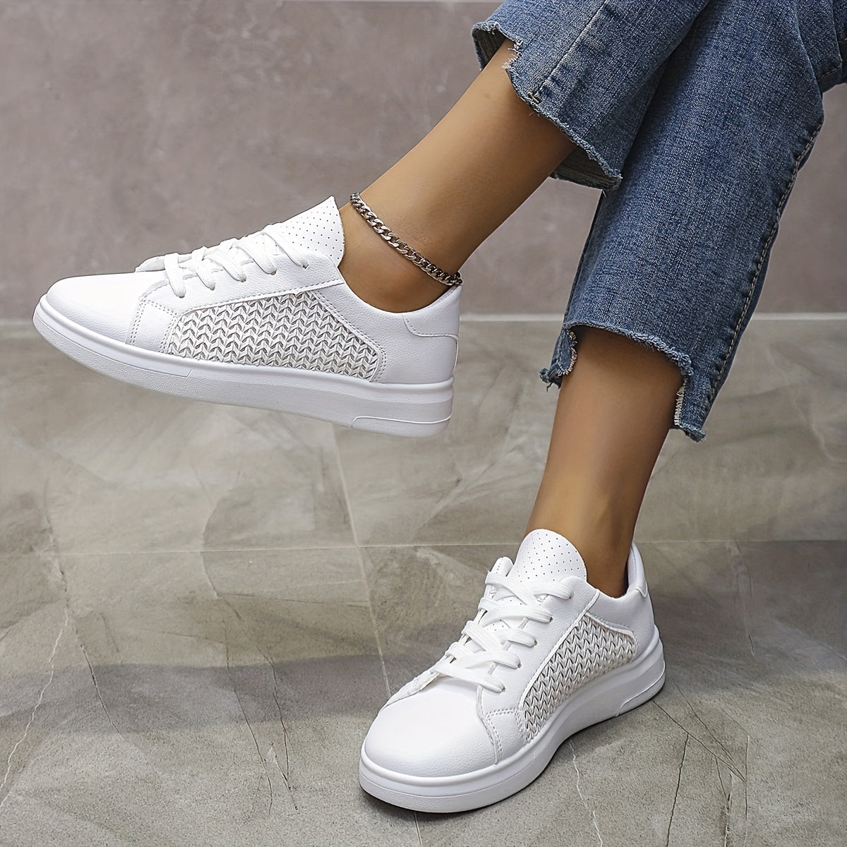 Women's Breathable Mesh Sneakers Lightweight Outdoor Shoes