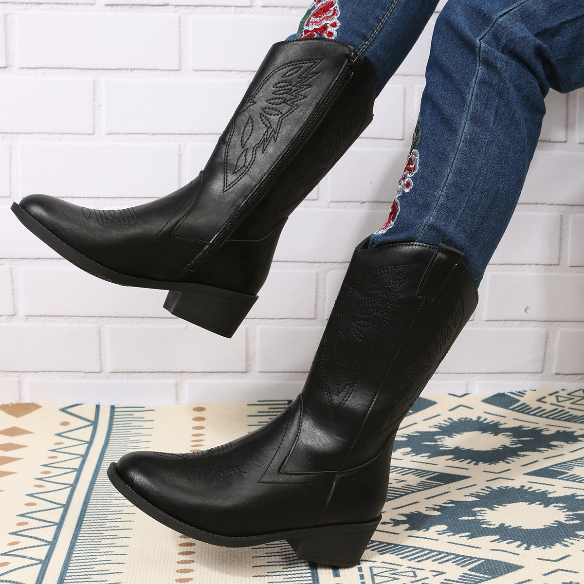 Women's Chunky Heel Western Embroidered Cowgirl Boots