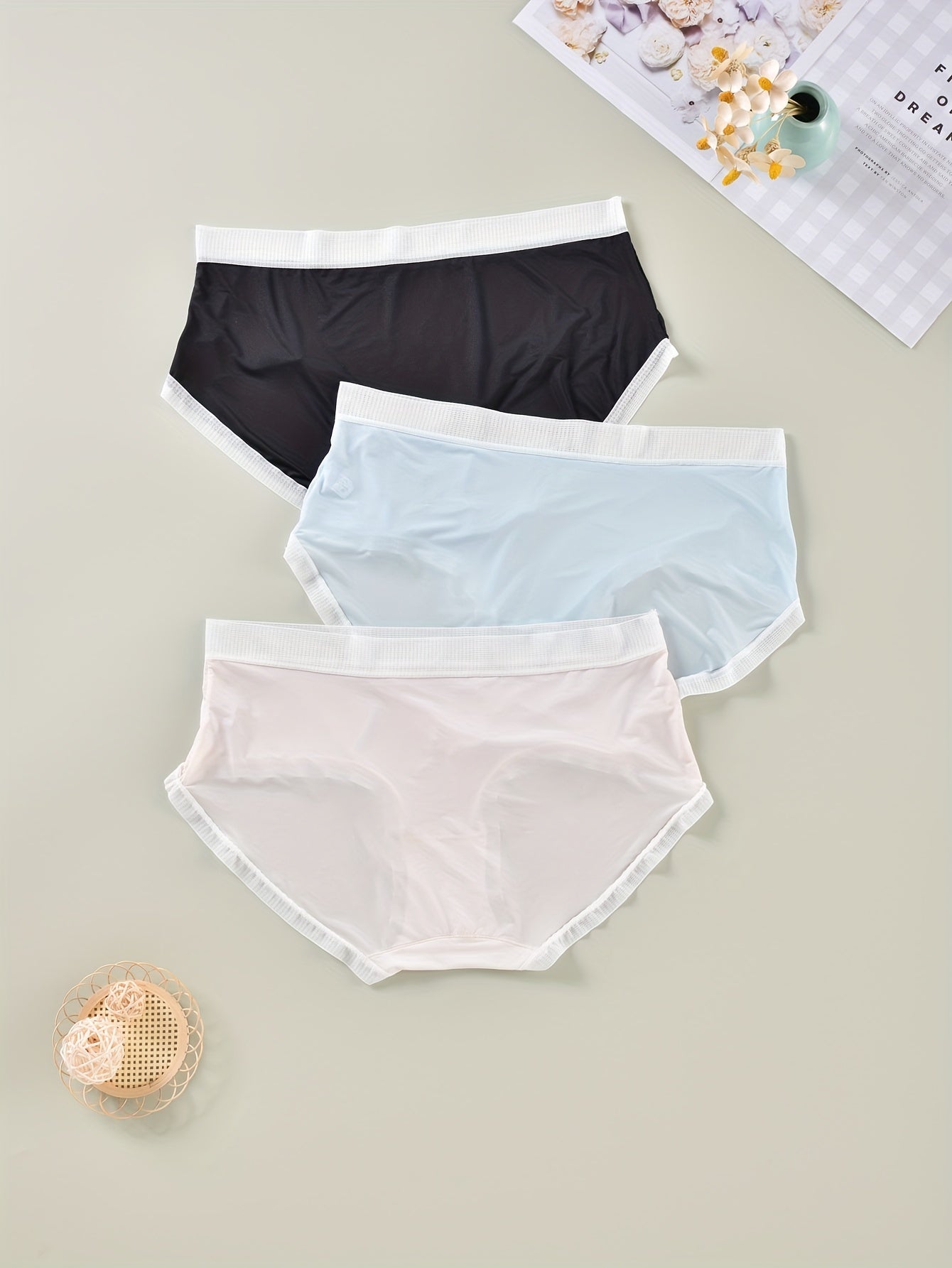 3 Pack Women's Plus Size Panties Set, Cooling Fabric Seamless with Contrast Trim