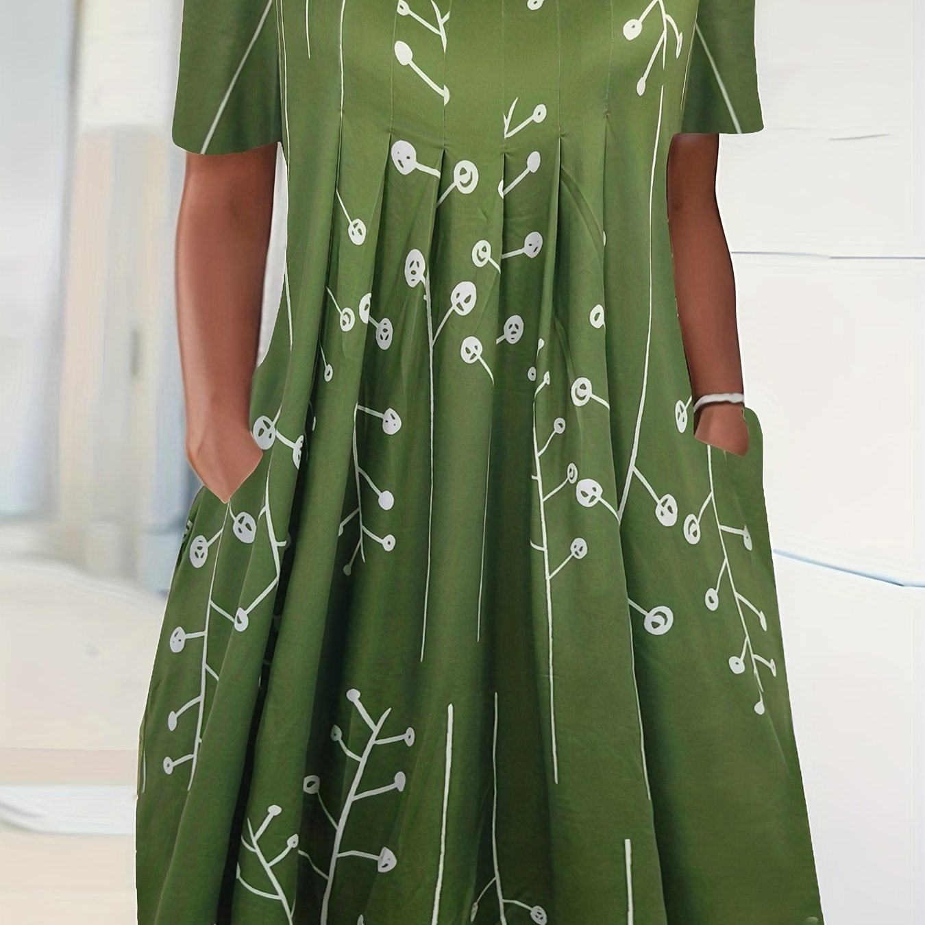 Women's Plus Floral Print Short Sleeve Pleated Dress With Pockets