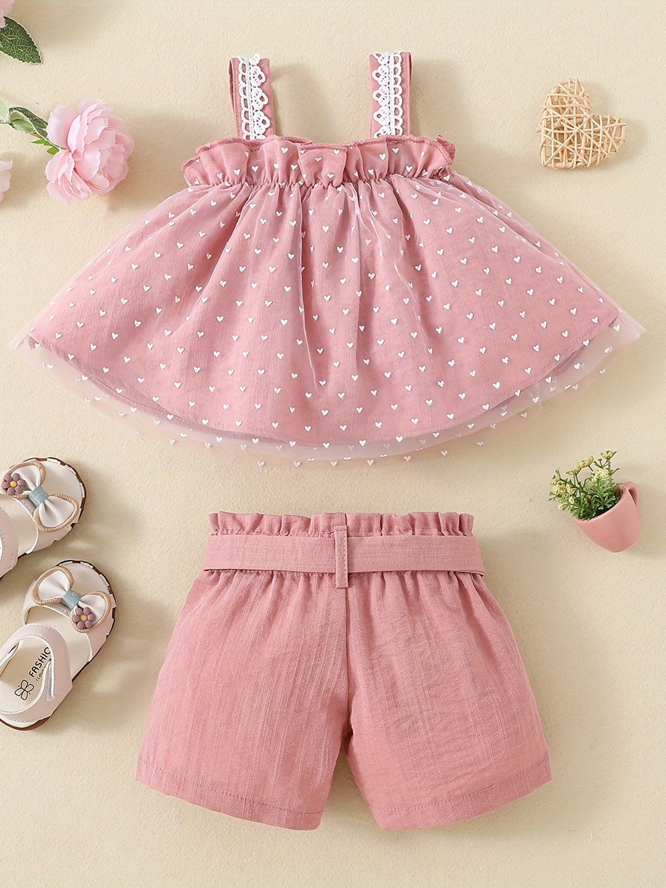 2pcs Baby Girls Heart Print Camisole Top & Shorts Set