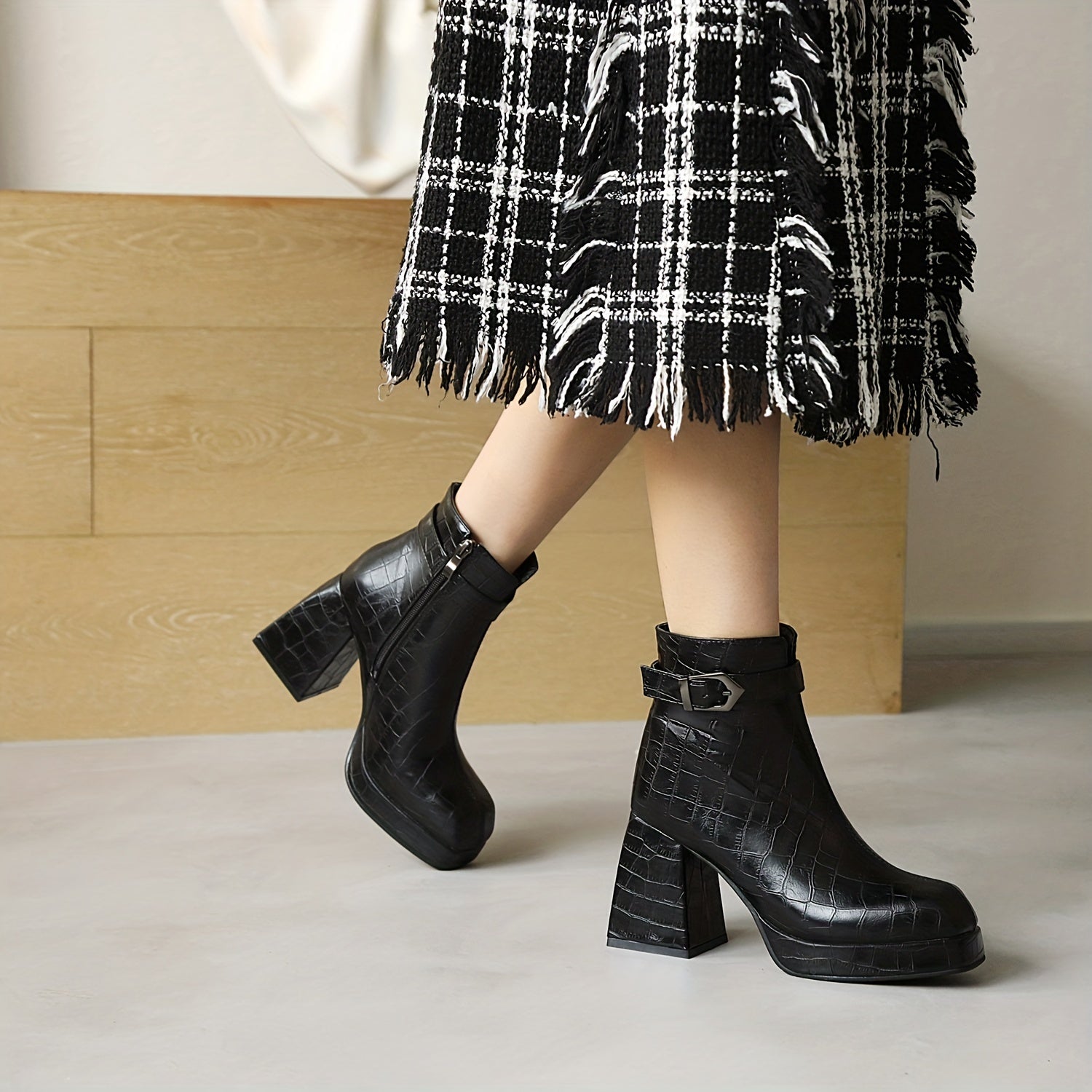 Women's Crocodile Ankle Boots Block Heel Side Zip Buckle Strap Retro Short Boots