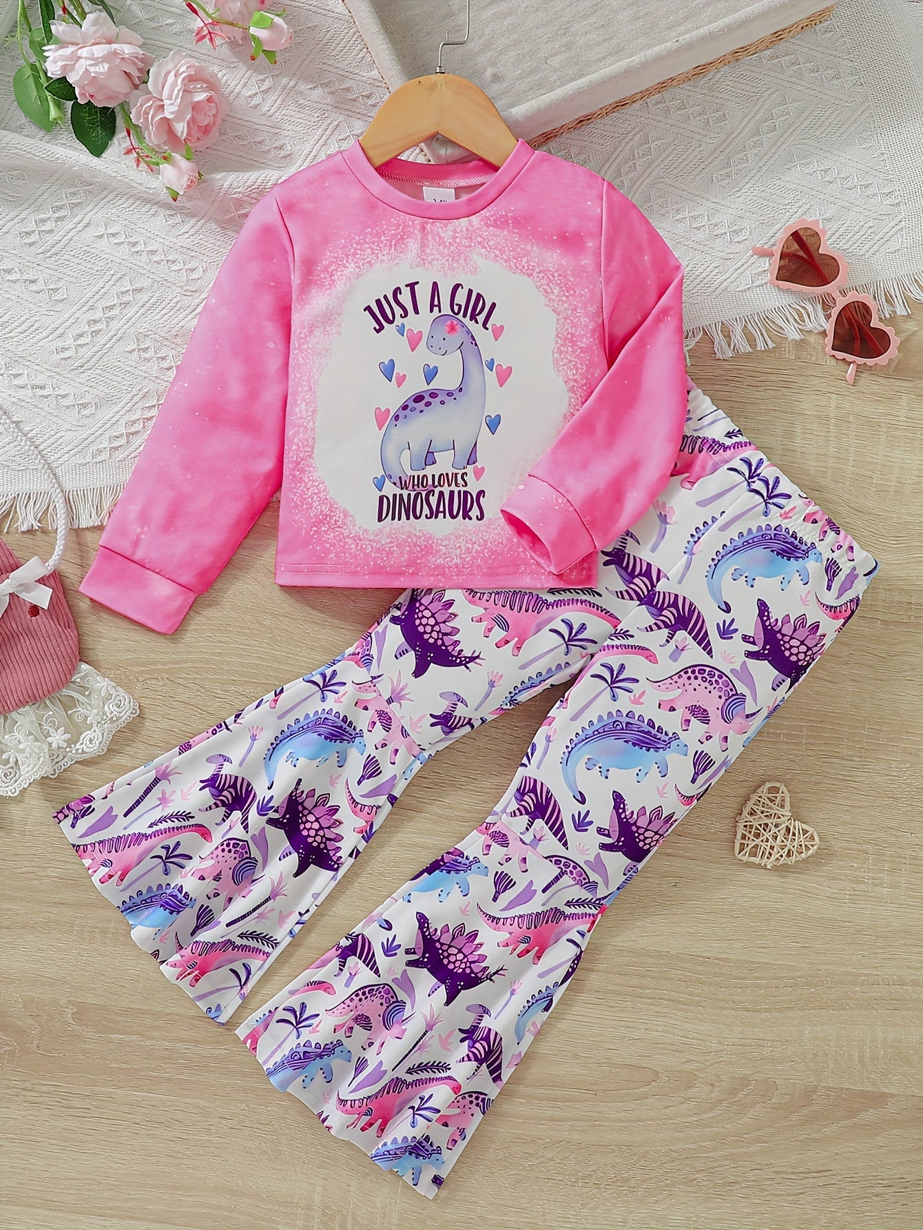 2pcs Toddler Girls Dinosaur T Shirt & Flare Leg Pants Set