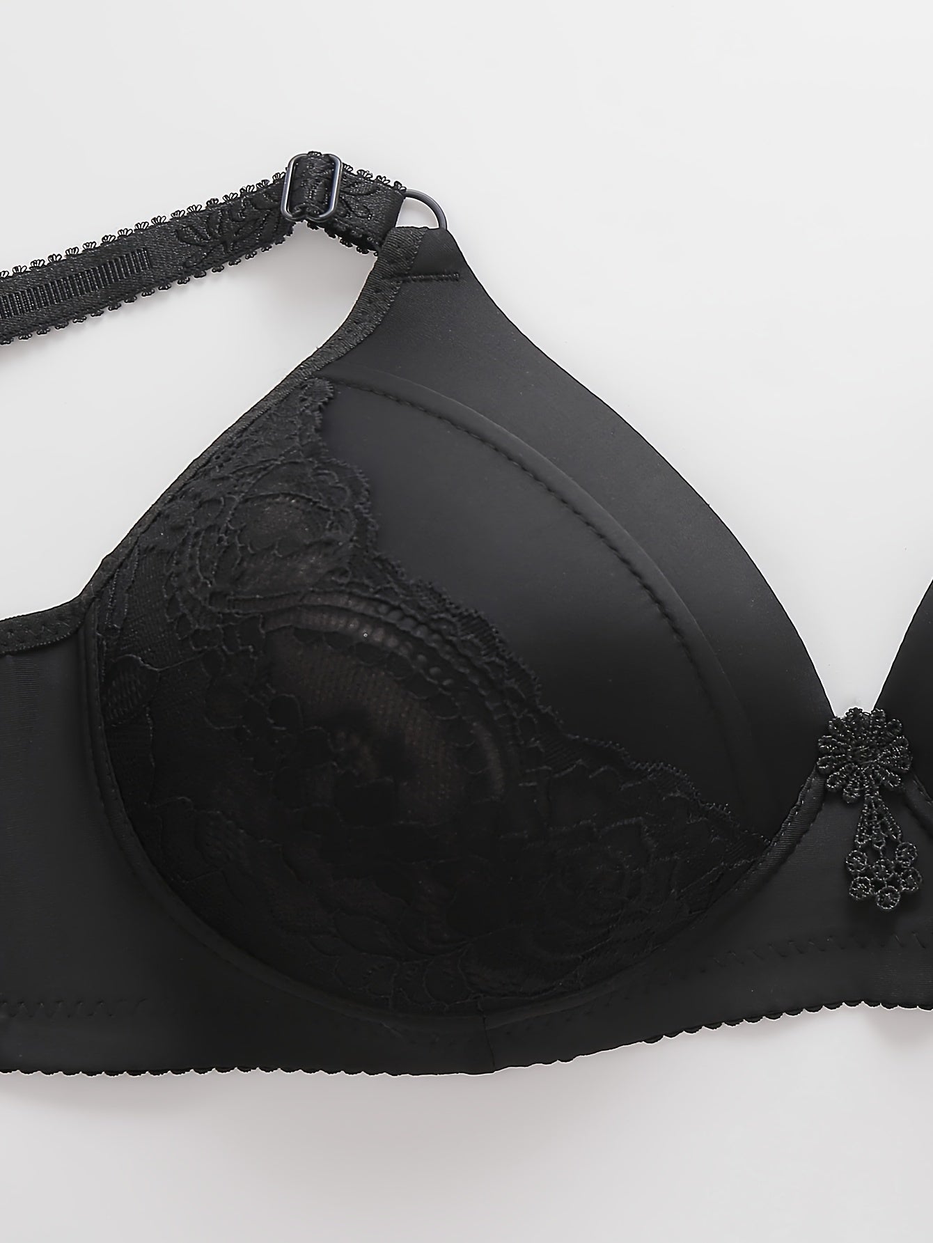 Plus Size Bra Women's Plus Floral Appliques Wireless Everyday Bra