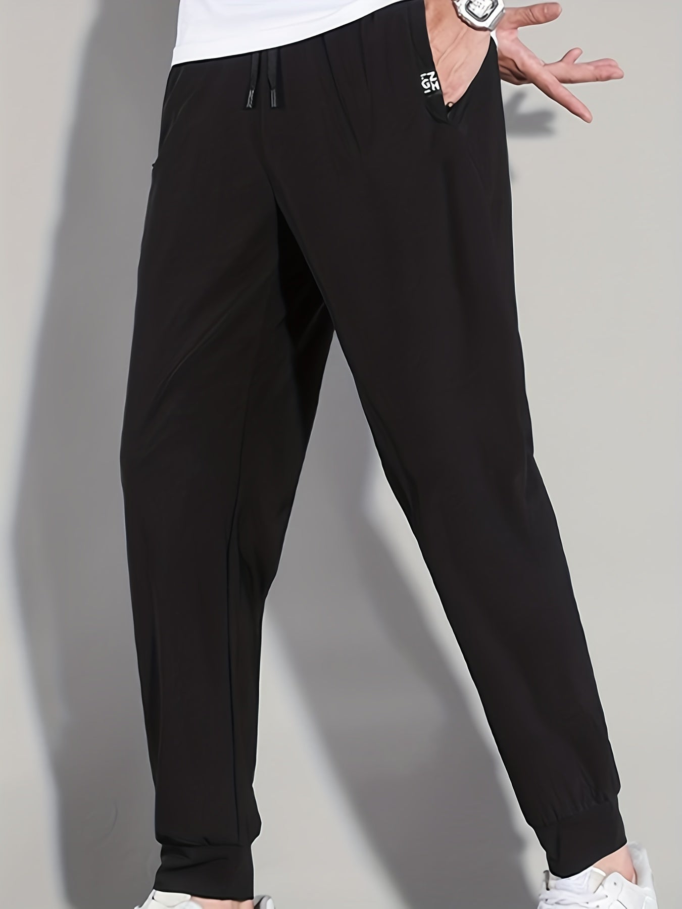 Men's Quick Drying Breathable Jogger Pants Zipper Pocket Lightweight