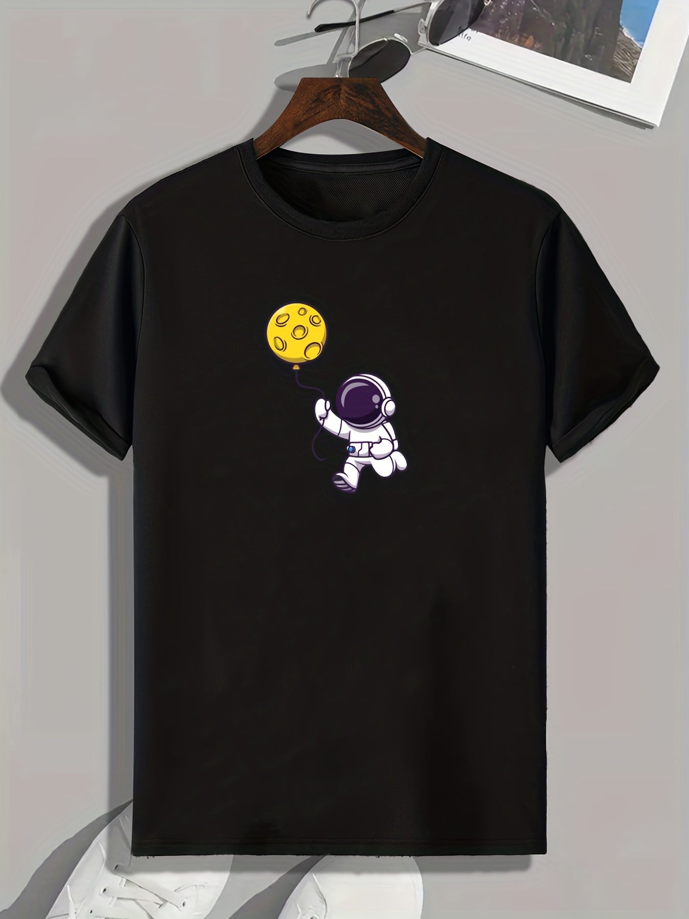 Monster & Planet Balloon Print Men's Comfy Tee for Outdoor Summer