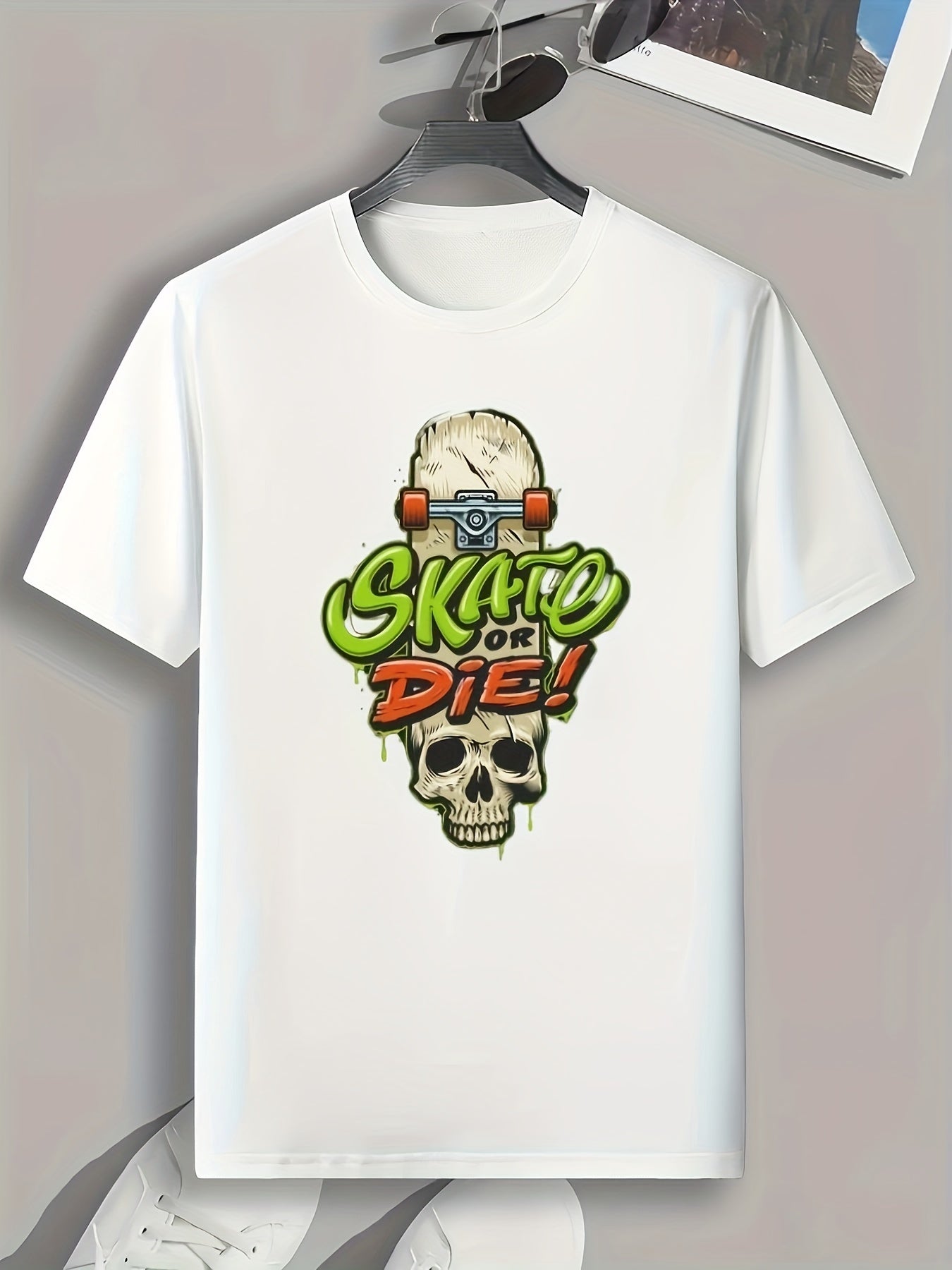 Skateboard & Skull Print Men's Tee for Summer