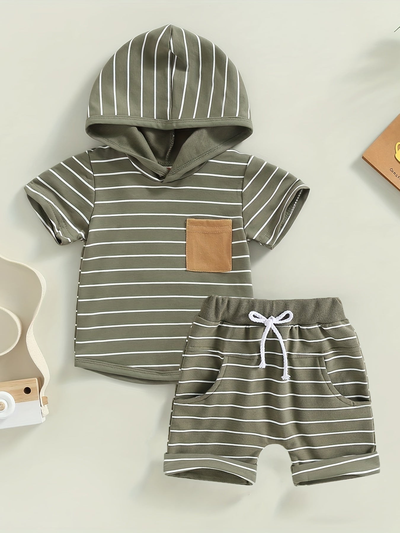 2pcs Baby Boys Short Sleeve Hooded Top & Shorts Set for Summer
