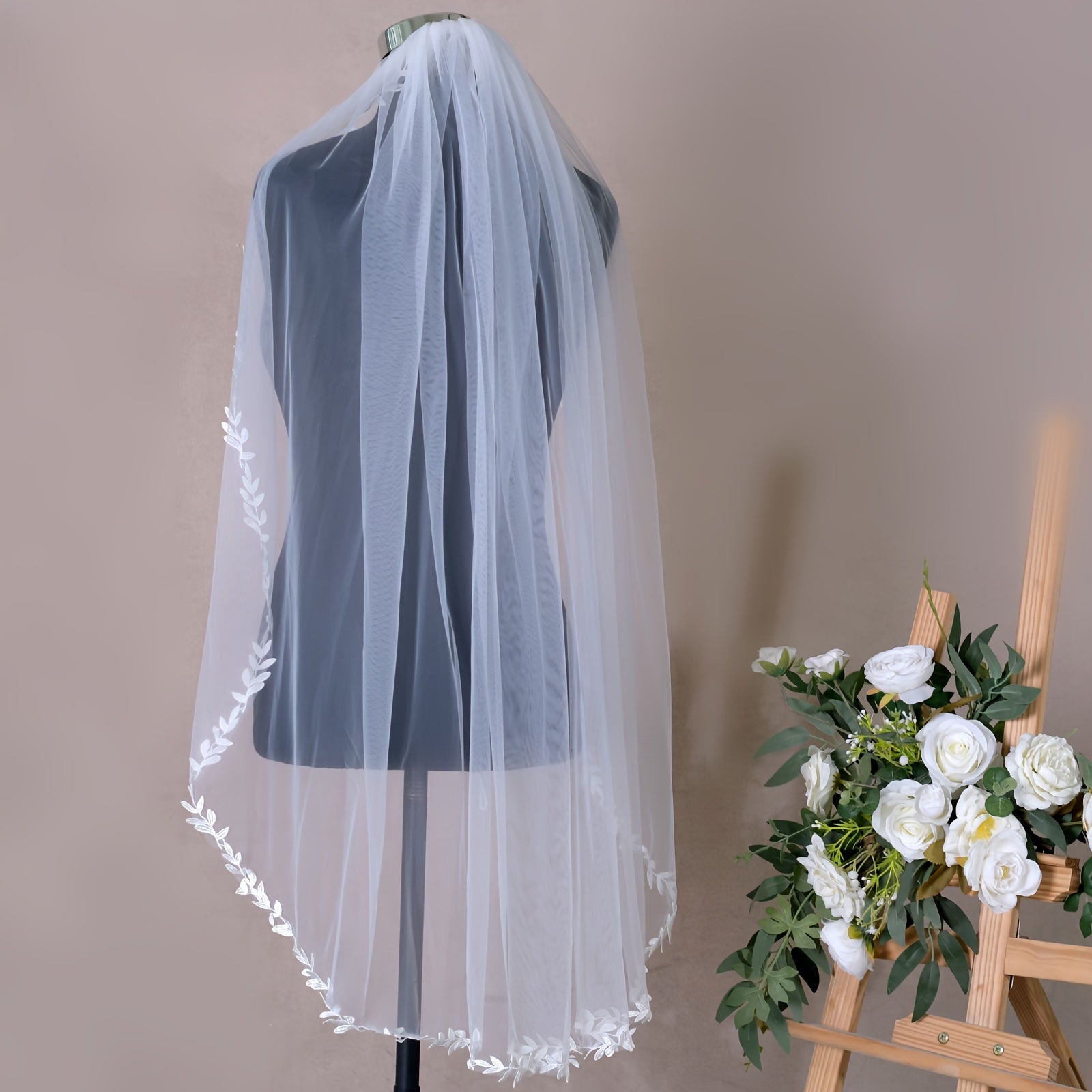 Short Layer Lace Wedding Veil Romantic for Bride
