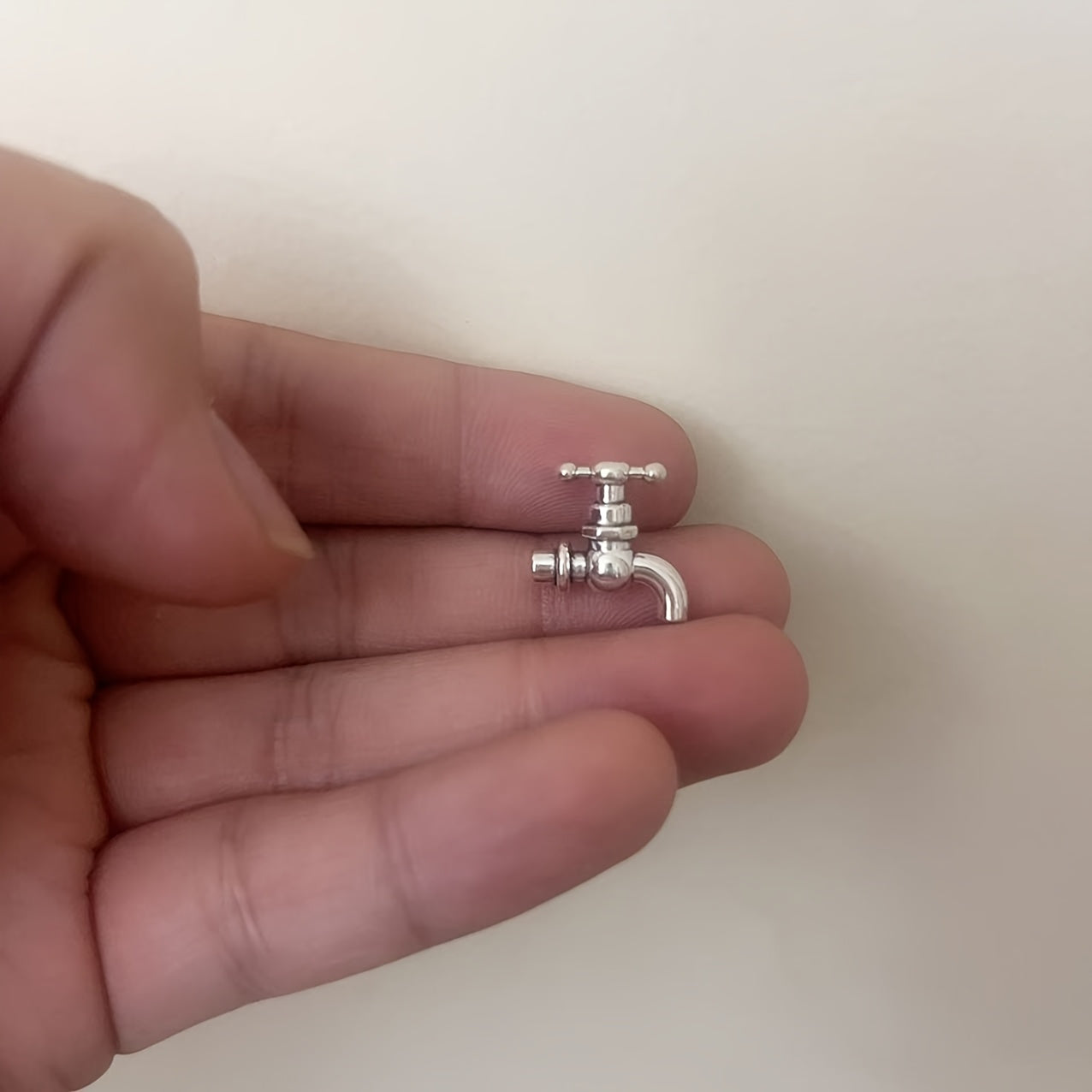 Mini Faucet Set of 5pcs for Doll House Decoration Collection