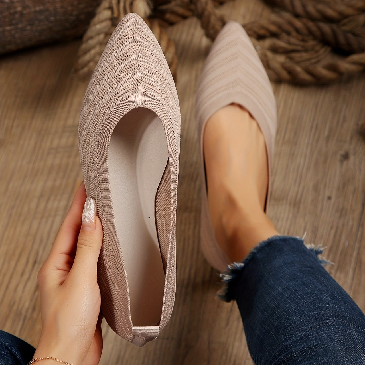 Women's Breathable Flat Shoes Point Toe Slip On Lightweight Knitted Shoes