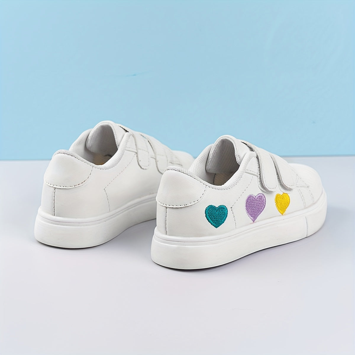 Boys' Heart Embroidered Casual Sneakers, Non Slip Low Top Shoes