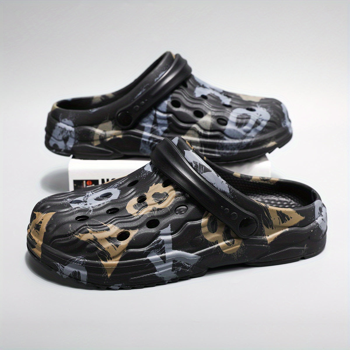 Women's Graffiti Clogs Hollow Out Garden Shoes Outdoor Shoes