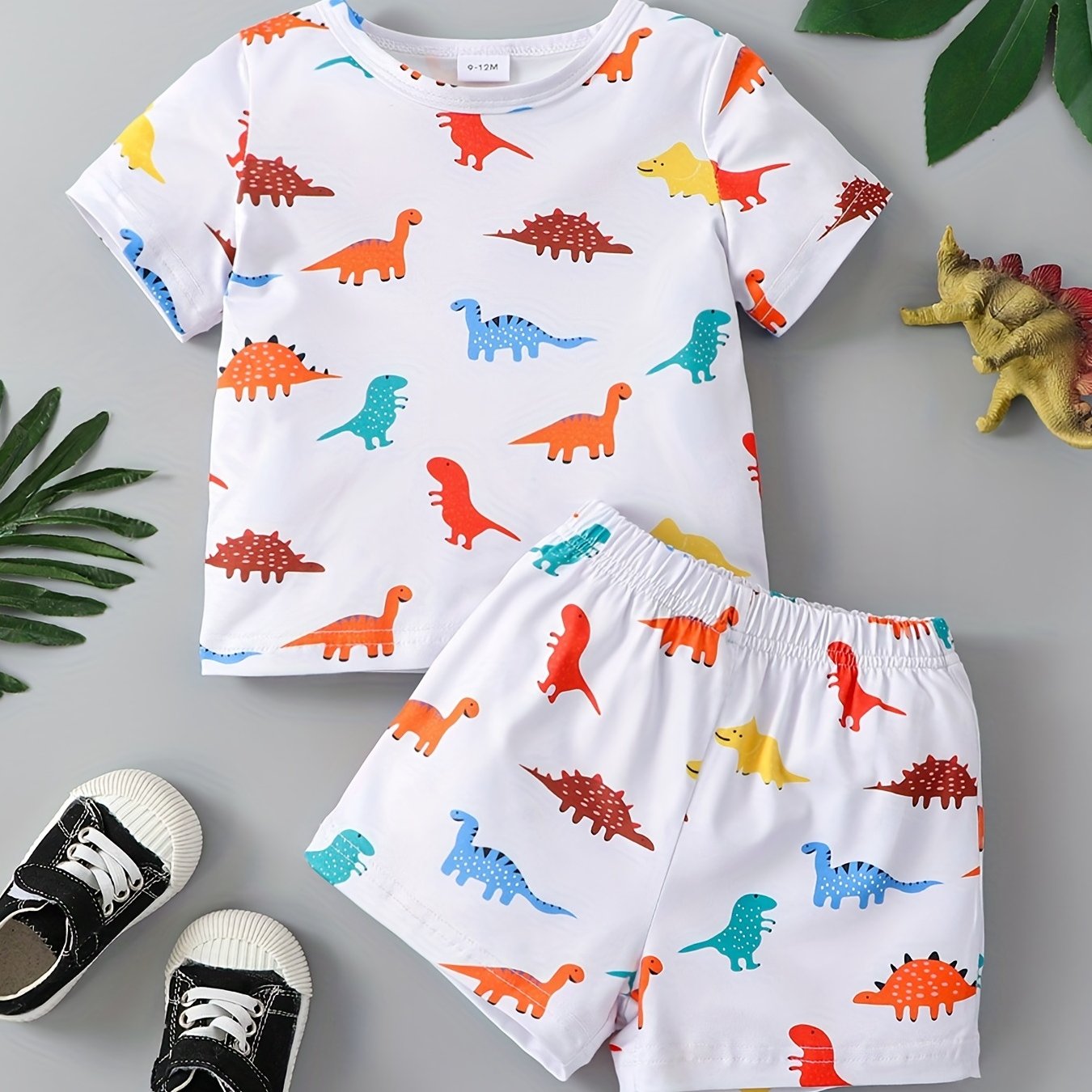 2pcs Baby Boys Dinosaur Print T shirt & Shorts Set