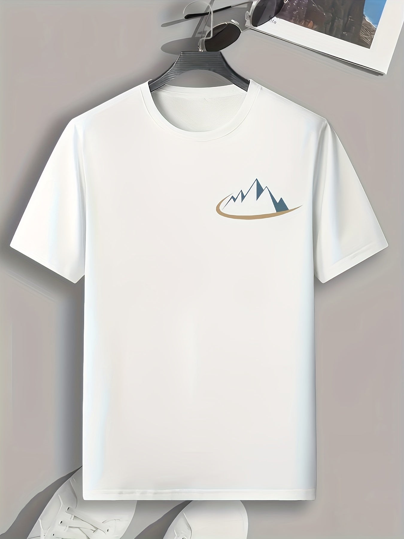Mountain Print Men's Comfy T shirt - Outdoor Summer Tee