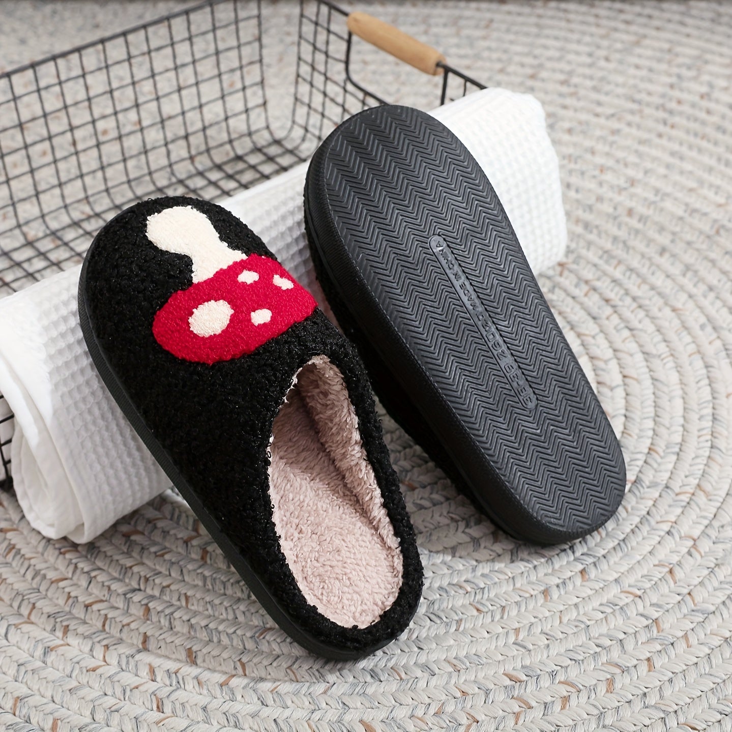 Mushroom Pattern Slip-On Plush Slippers