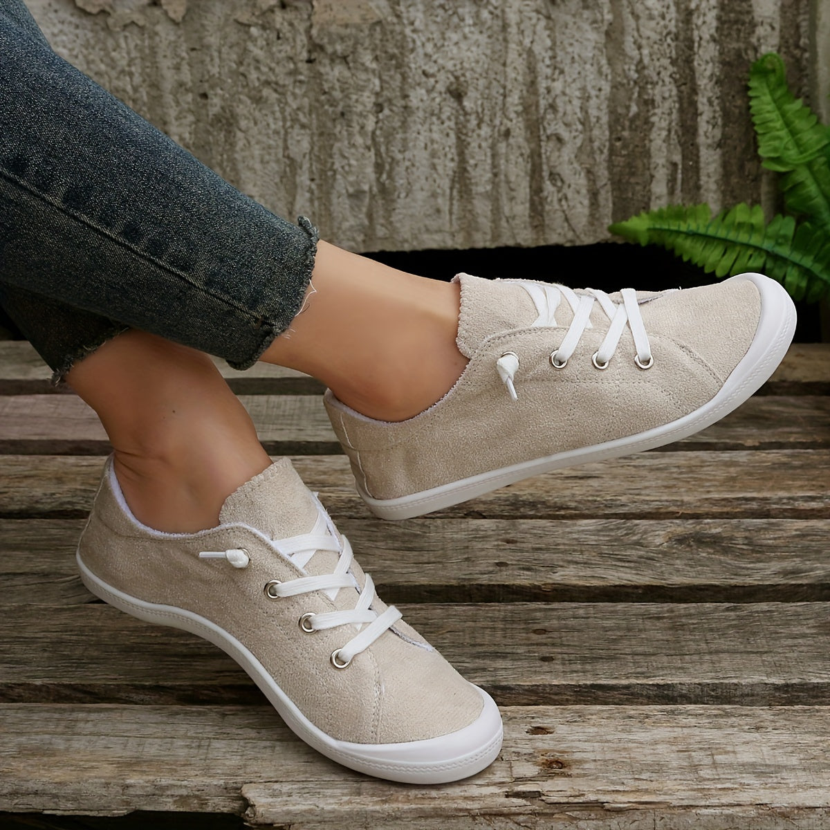 Women's Lightweight Canvas Lace Up Sneakers