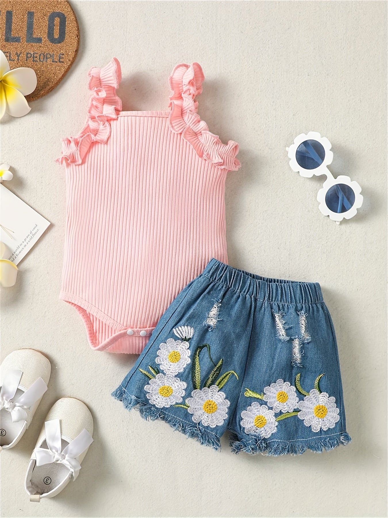 2pcs Baby Girls Thin Strap Onesie & Floral Embroidery Denim Shorts Set
