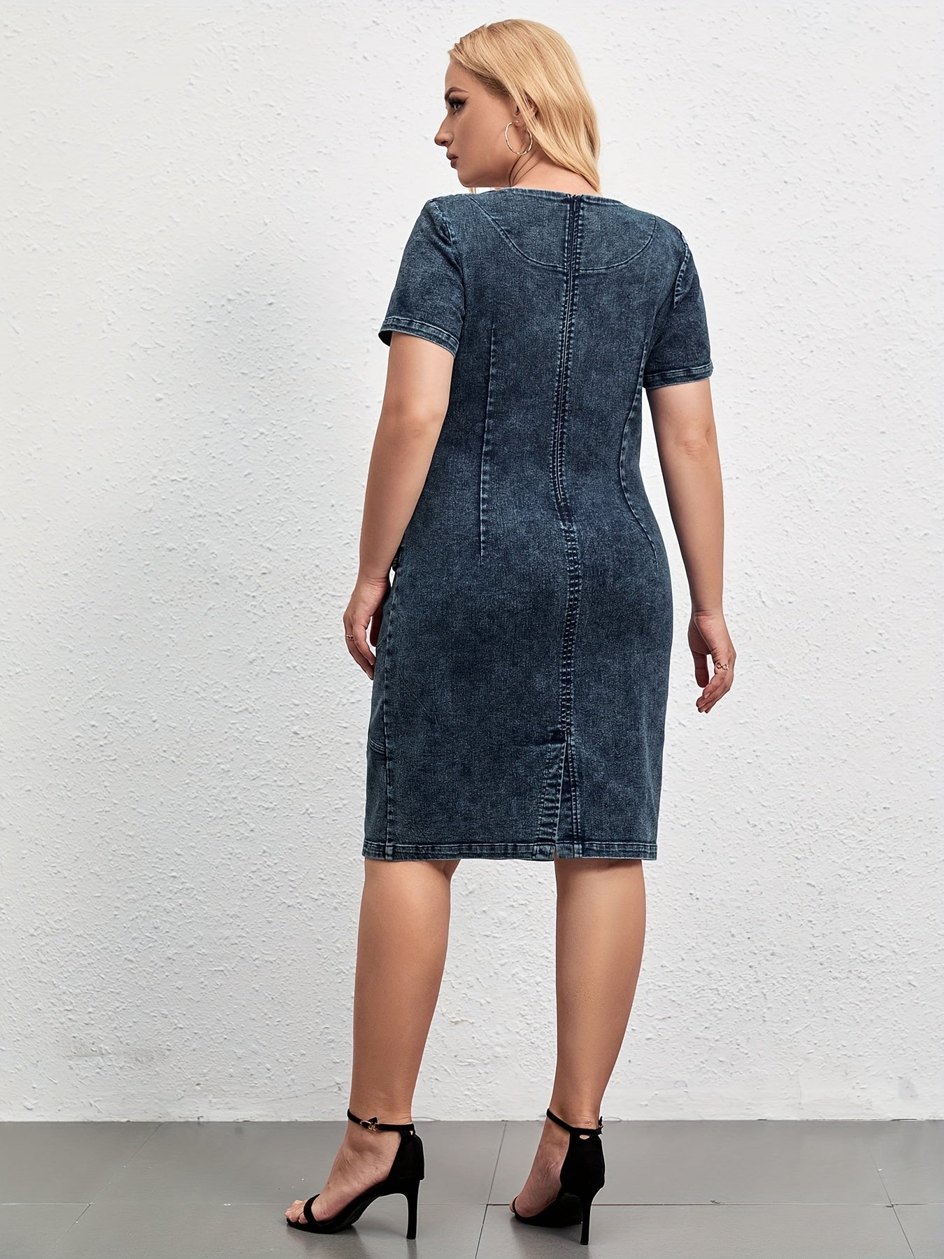 Denim Dress Women's Short Sleeve Round Neck Slim Fit Knee Length Dress