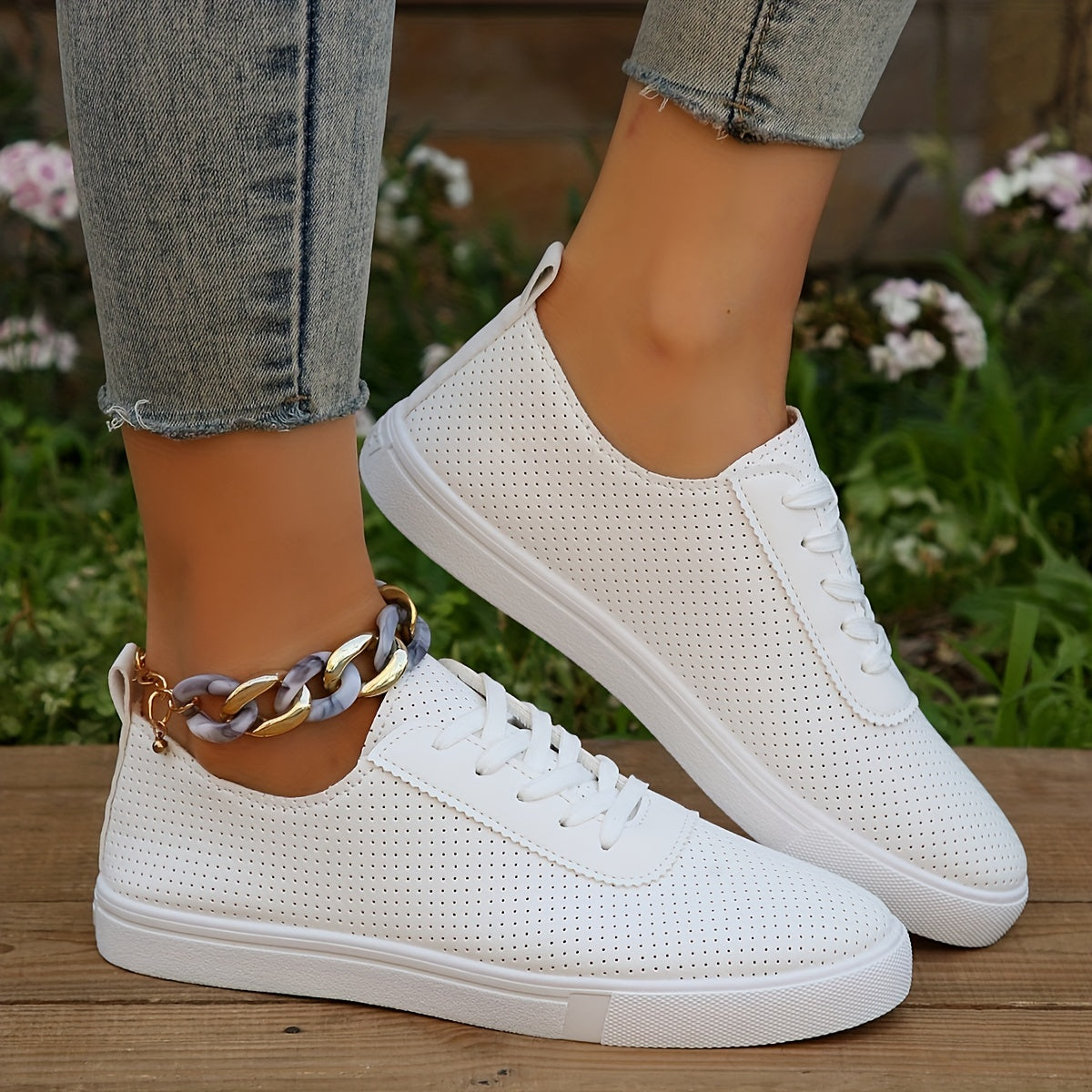 Women's Breathable Mesh Sneakers Low Top Lightweight Shoes