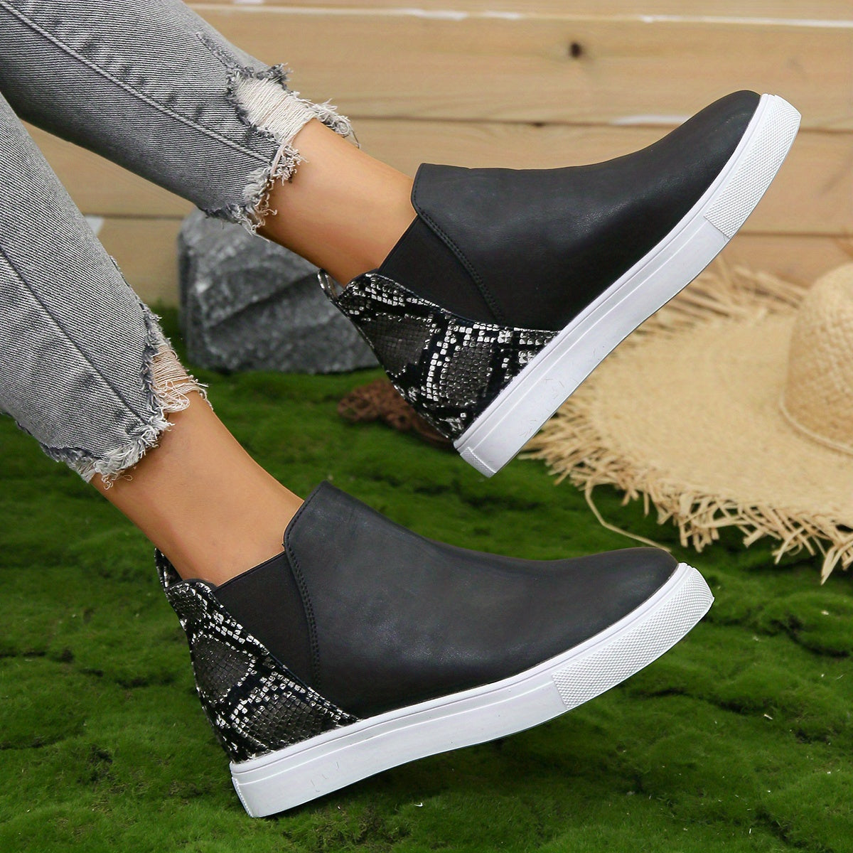 Women's Snakeskin Pattern Slip-On Ankle Boots Walking Shoes