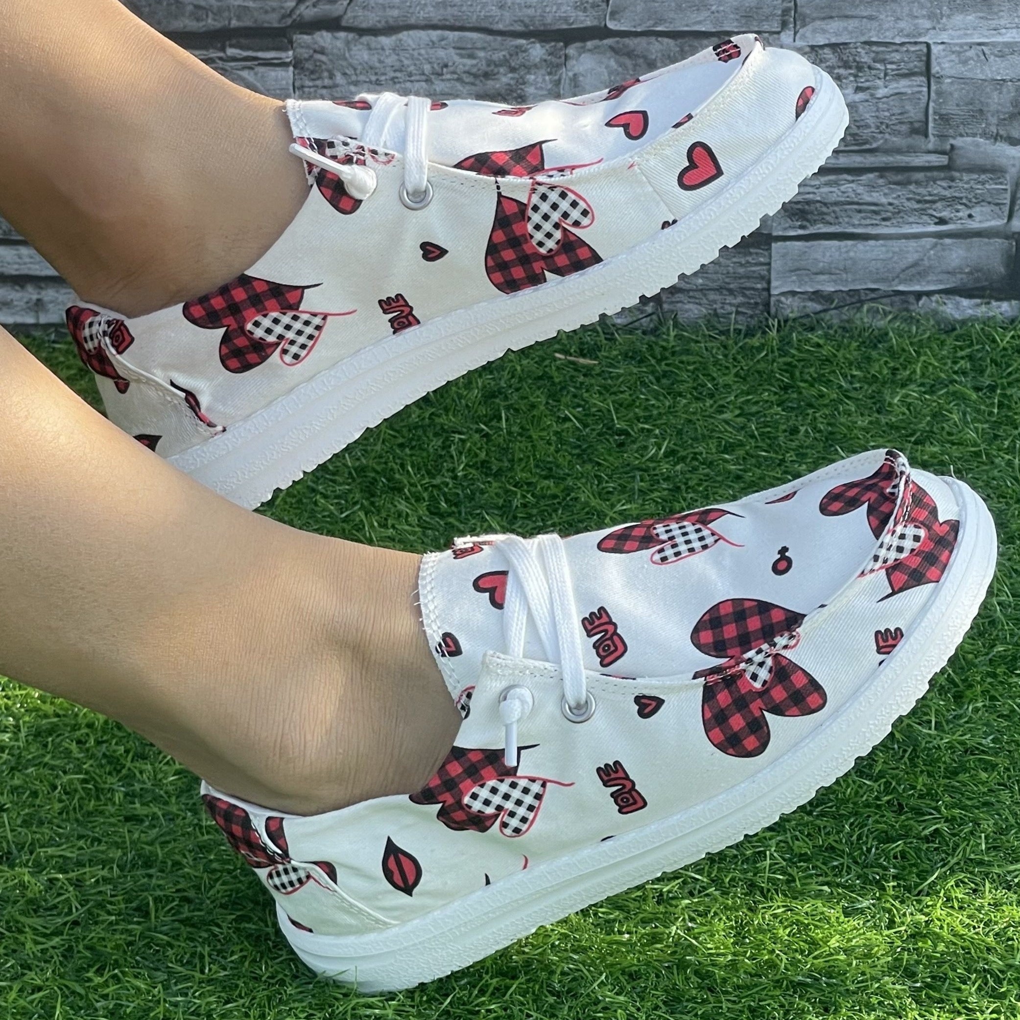 Heart Print Breathable Skate Shoes Casual Flat Non Slip Canvas Sneakers