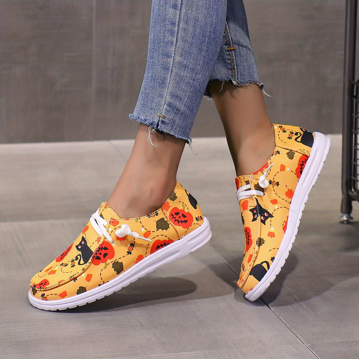 Scary Cat Pumpkin Print Slip On Sneakers Lightweight Comfortable Boat Shoes
