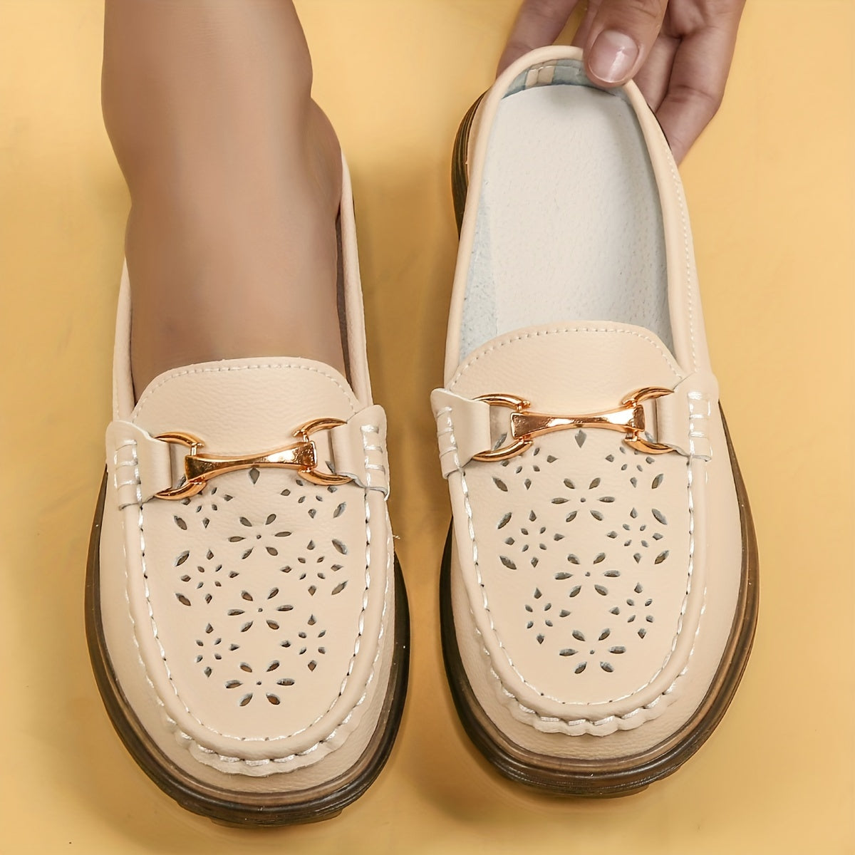Women's Metal Decor Mules Hollow Out Flat Shoes