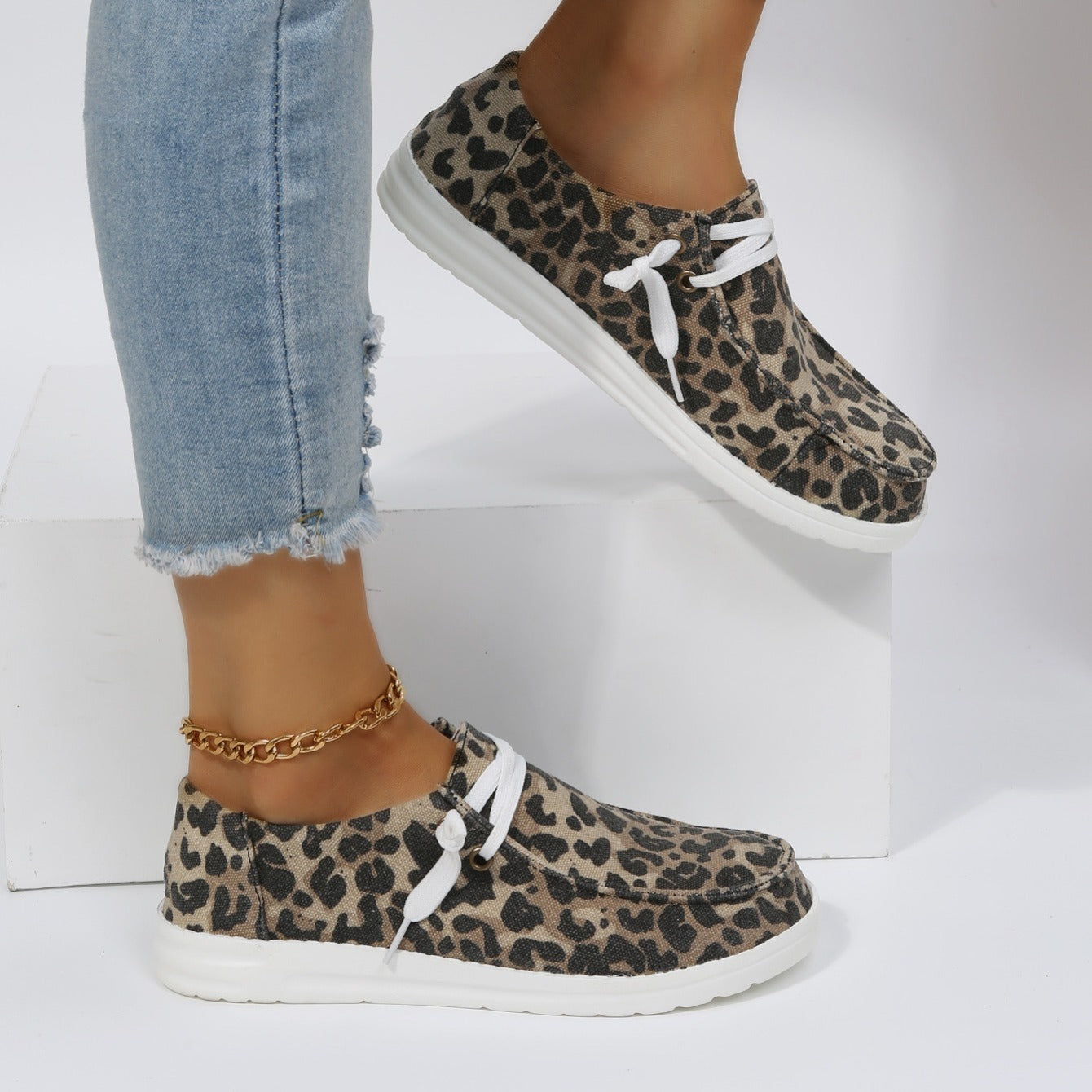 Leopard Print Lace Up Lightweight Low Top Sneakers