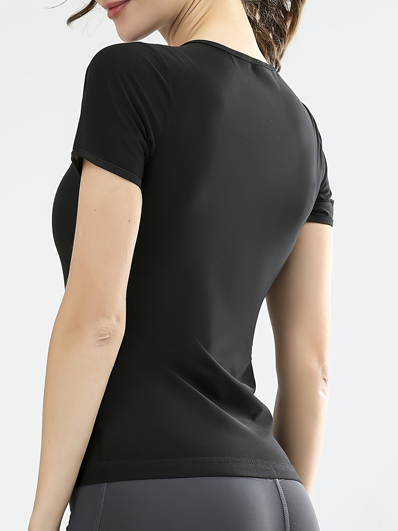 Short Sleeve Sweat Absorbing Workout T Shirt with Zipper Front