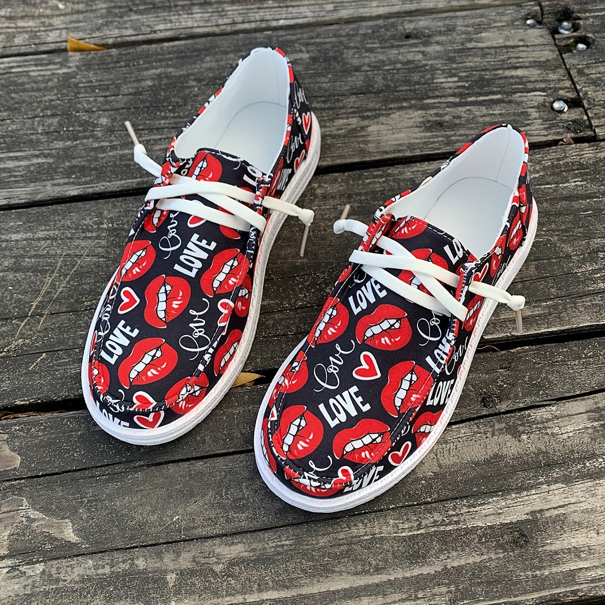 Skate Shoes with Lips Love Heart Letters Pattern