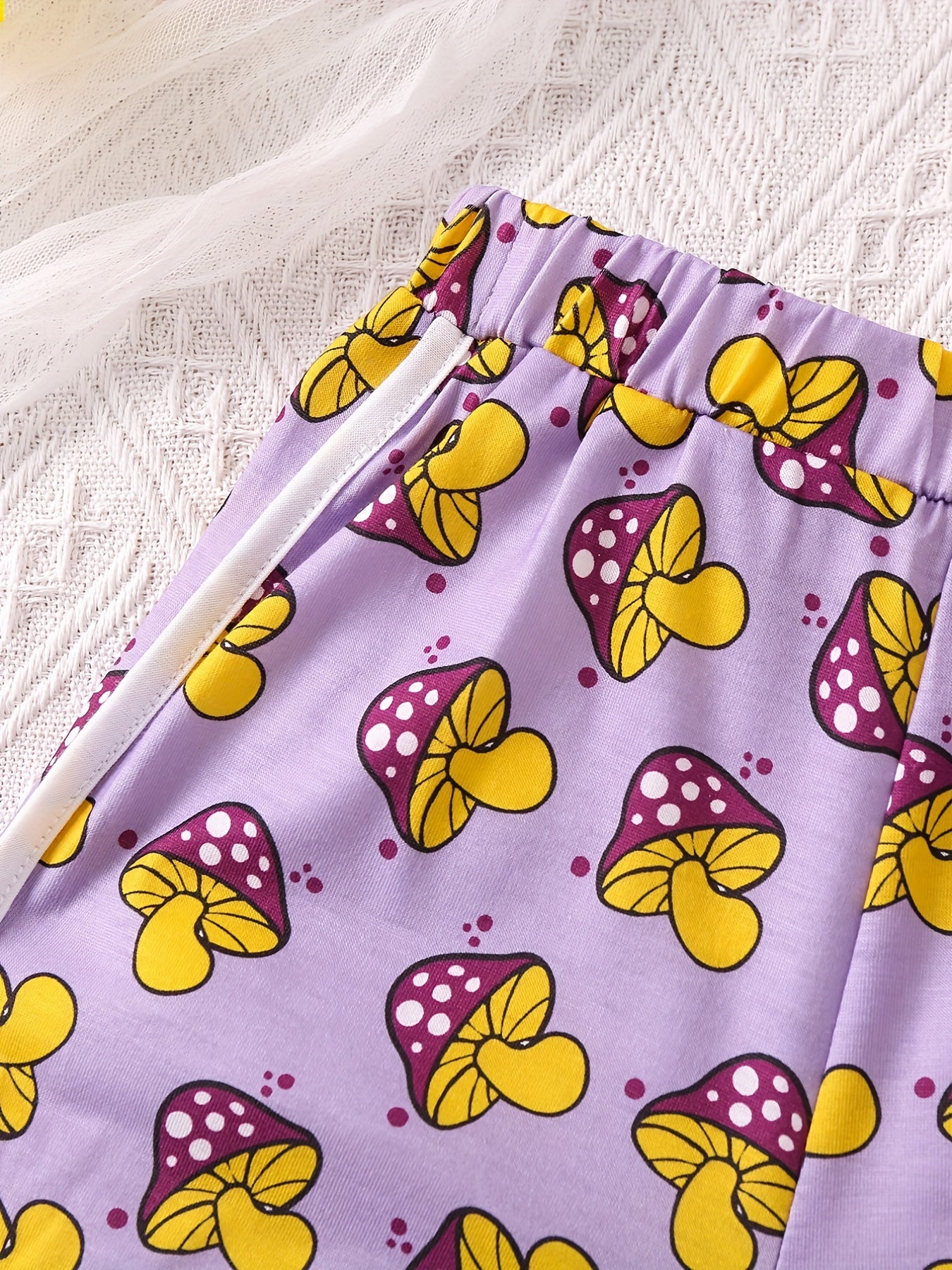 Girls Mushroom Graphic Elastic Waist Sports Casual Shorts