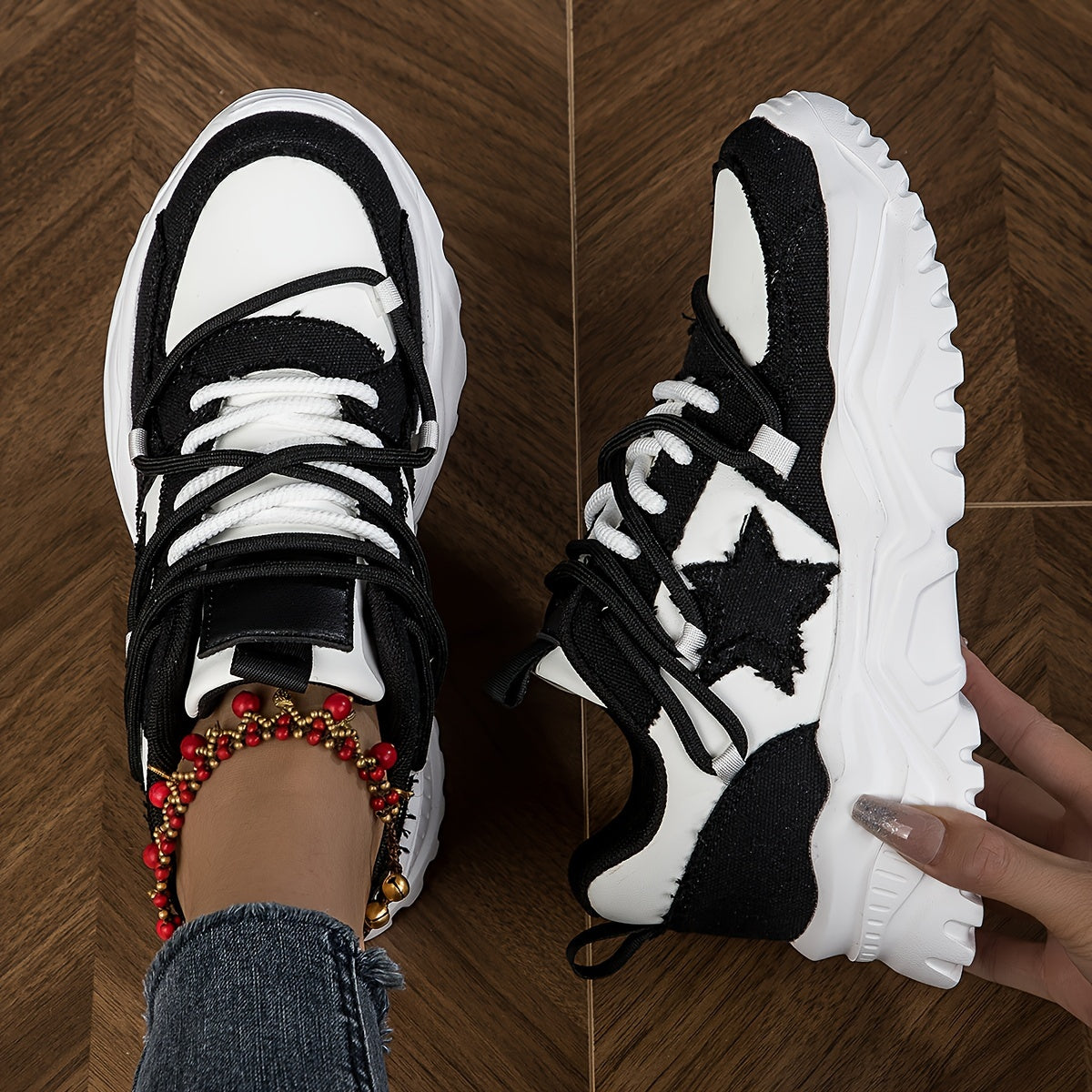 Women's Star Pattern Platform Sneakers Lace Up Outdoor Shoes