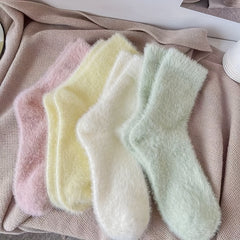 4 Pairs Solid Plush Socks Soft & Comfy Mid Tube Socks Women's Stockings