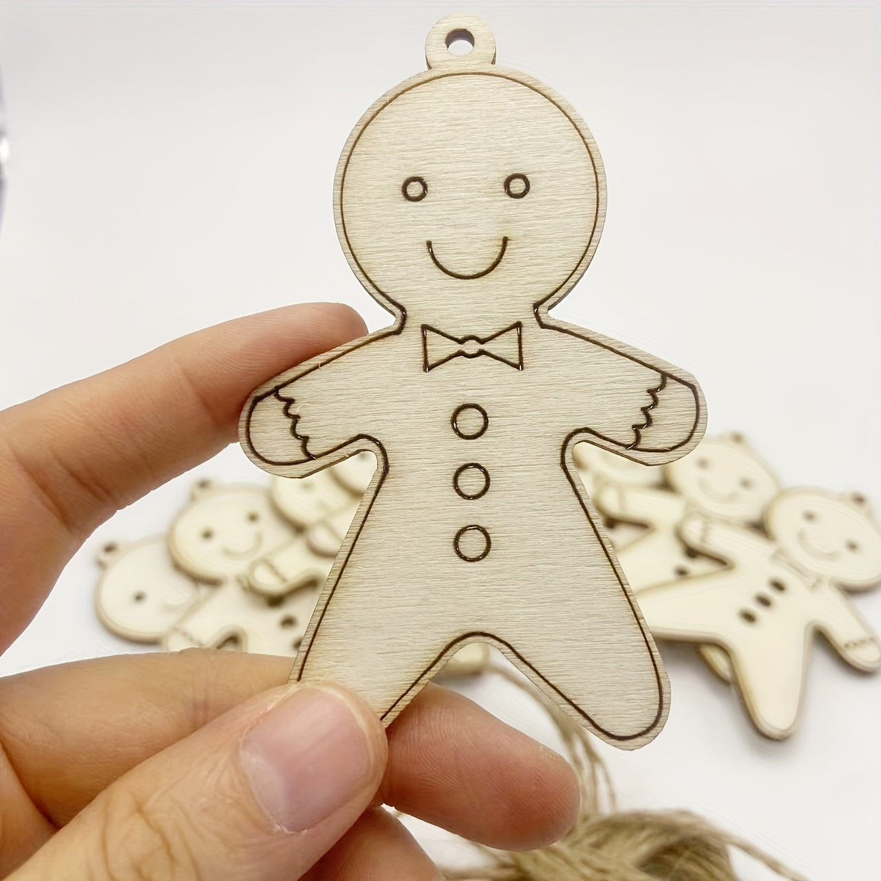 10pcs Wooden Christmas Decorations Boy DIY Natural Wood Chips