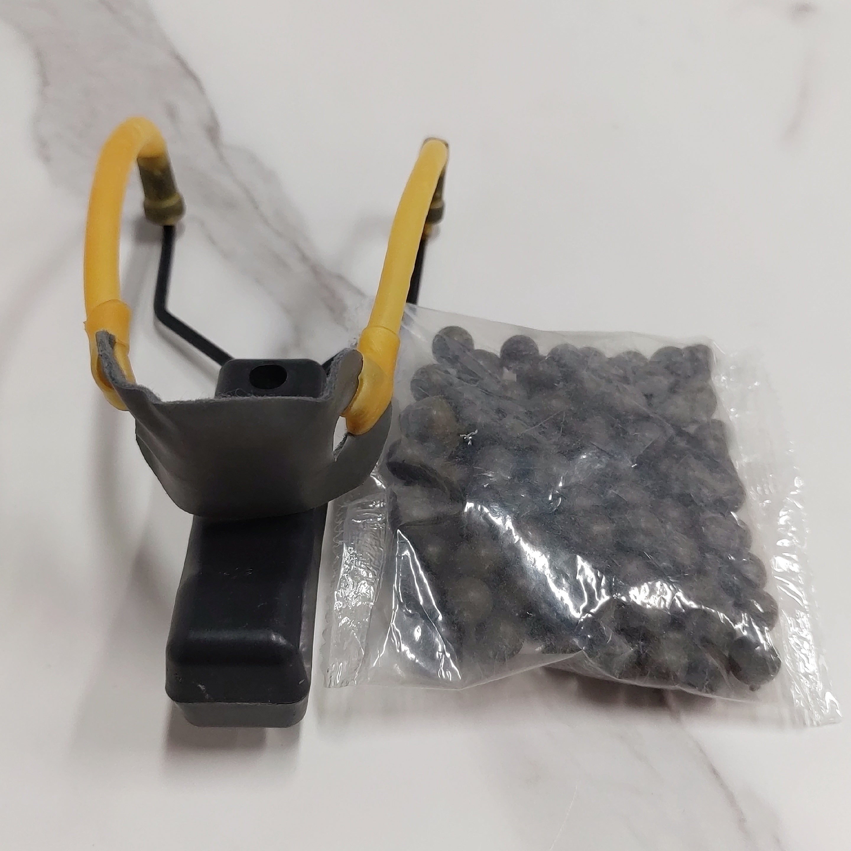 Plastic Slingshot Toy for Outdoor Play with 100 Mud Balls