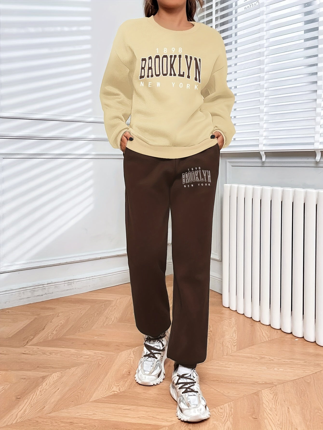 Casual Outfit: Letter Print Sweatshirt & Joggers Set