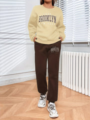 Casual Outfit: Letter Print Sweatshirt & Joggers Set