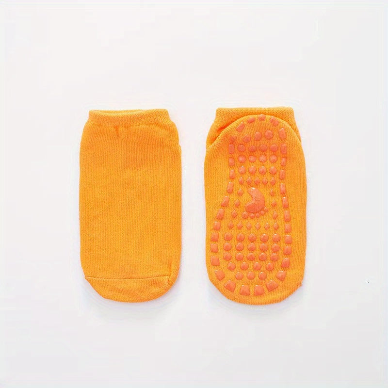 Non-Slip Sports Socks with Glue Dot, Comfortable Ankle Socks for Kids